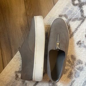 Vince platform slides